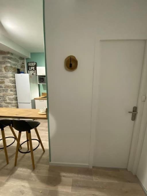 Charmant Studio Idealement Place Et Paisible ! Oloron-Sainte-Marie Bagian luar foto